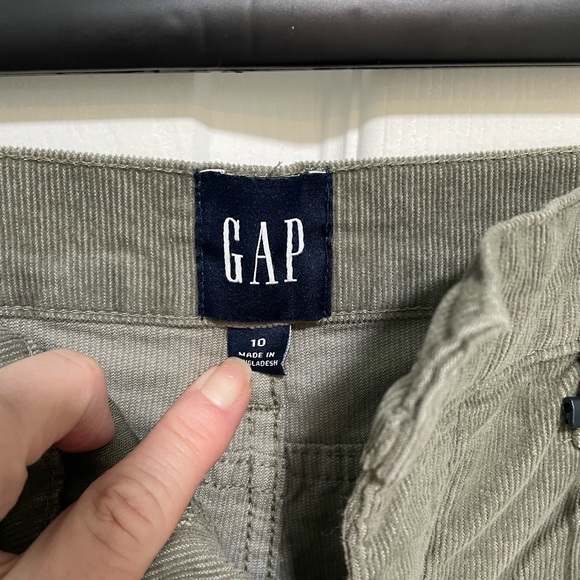 Gap corduroy shorts NWT - Picture 4 of 4